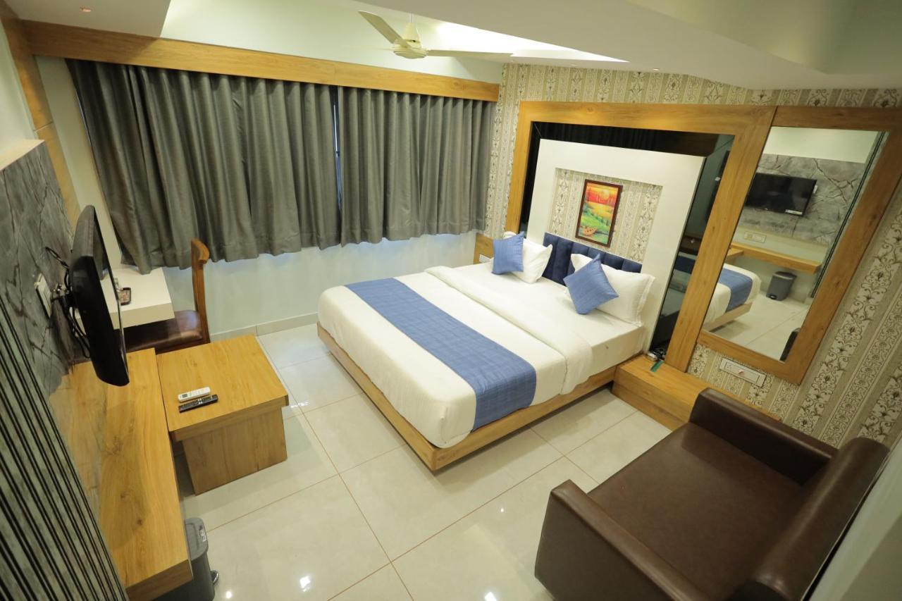 Hotel Rk Fortune أحمد أباد المظهر الخارجي الصورة
