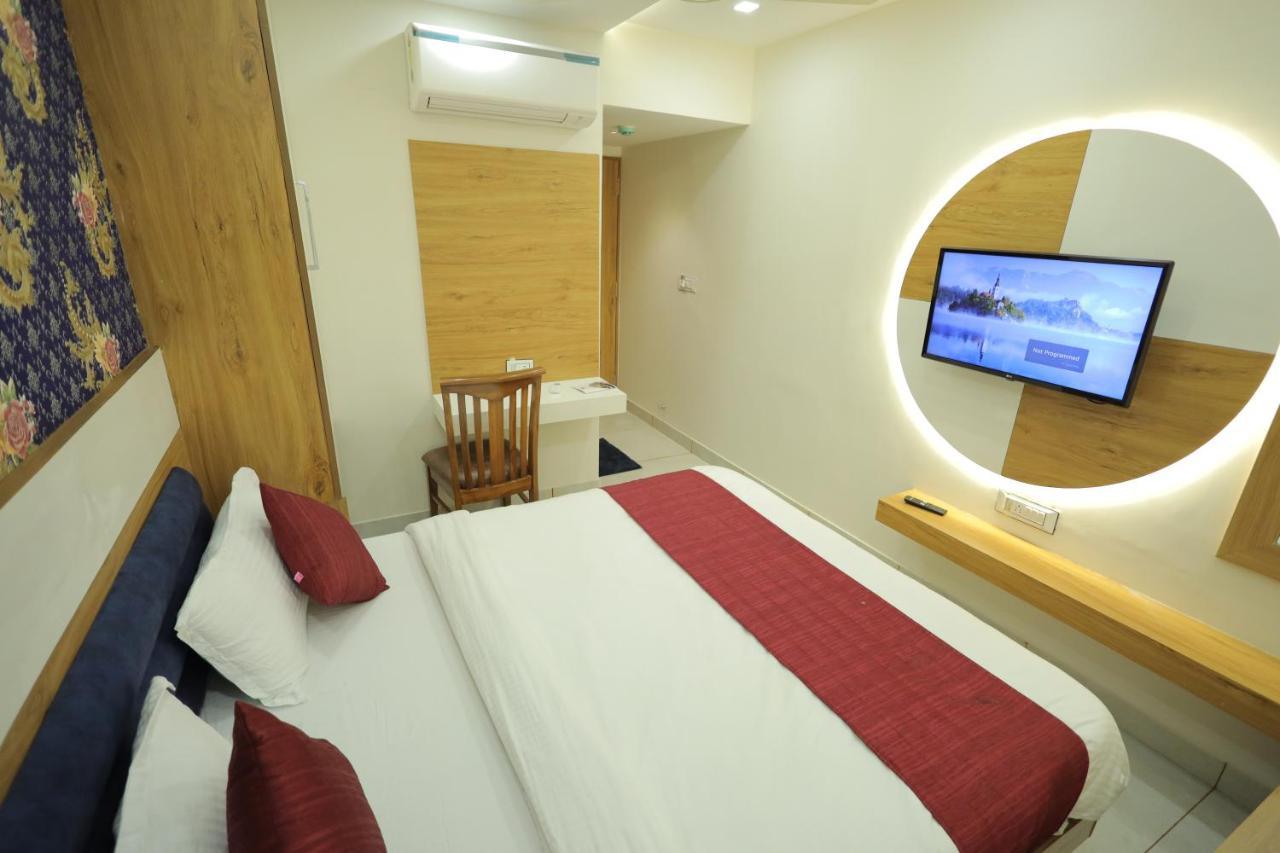 Hotel Rk Fortune أحمد أباد المظهر الخارجي الصورة